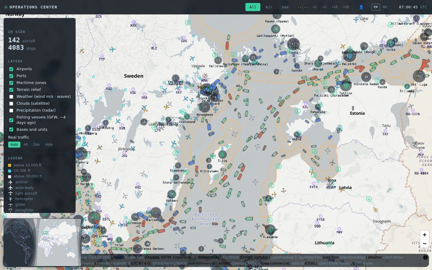 Skys game map: live aircraft and ships over the Baltic Sea