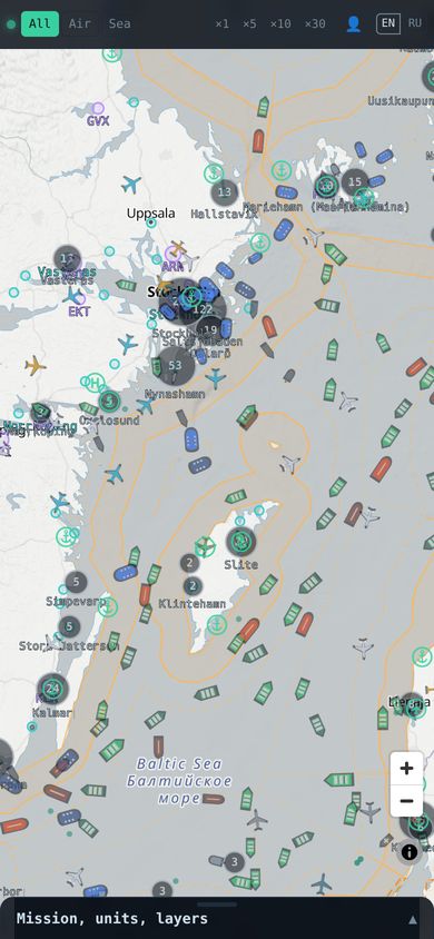 Skys game on a phone: live ships and aircraft near Stockholm